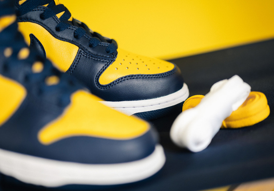Nike Dunk montante M jaune et bleu foncé (3)