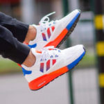 Adidas ZX 2K Boost blanche orange et bleue (2)
