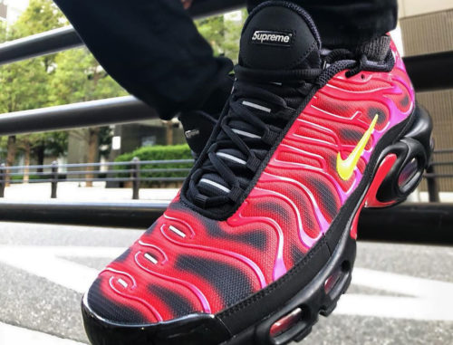 supreme x nike air max plus fire pink