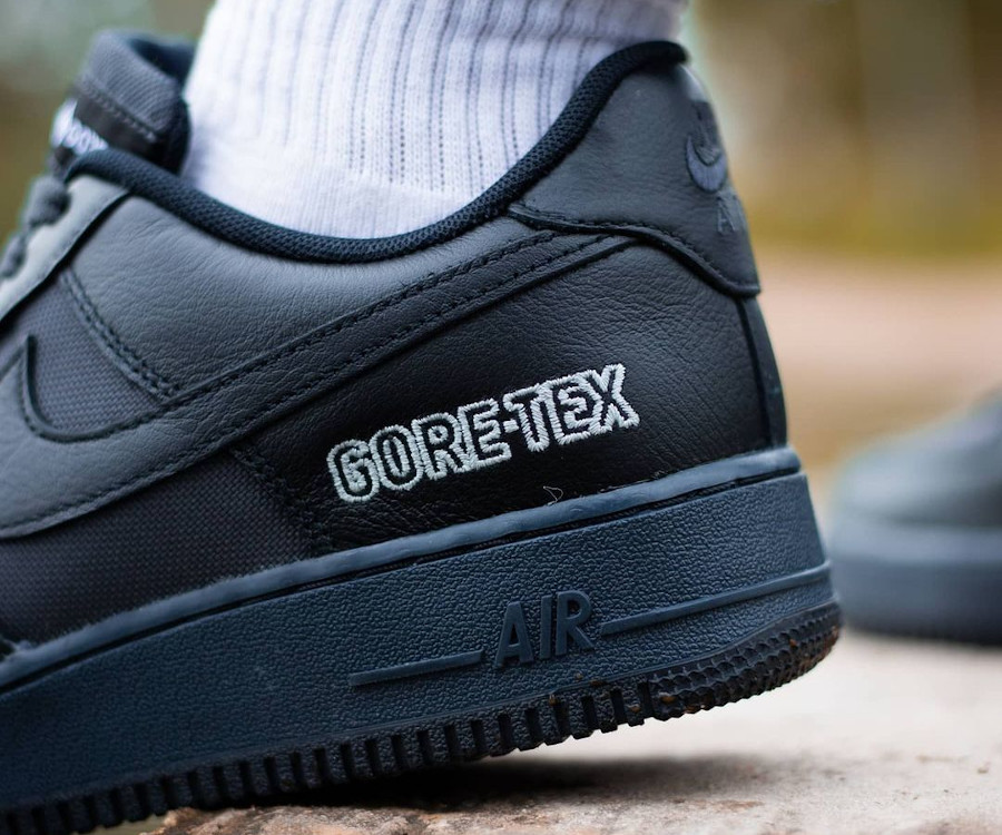 Air foxes. Nike Air Force 1 Gore-Tex. Nike Air Force 1 Gore-Tex Black. Найк АИР Форс гортекс. Nike Air 1 Gore Tex.