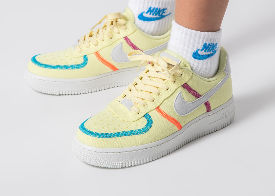 Nike-Wmns-Air-Force-1-Low-Canvas-Pack-pas-cher