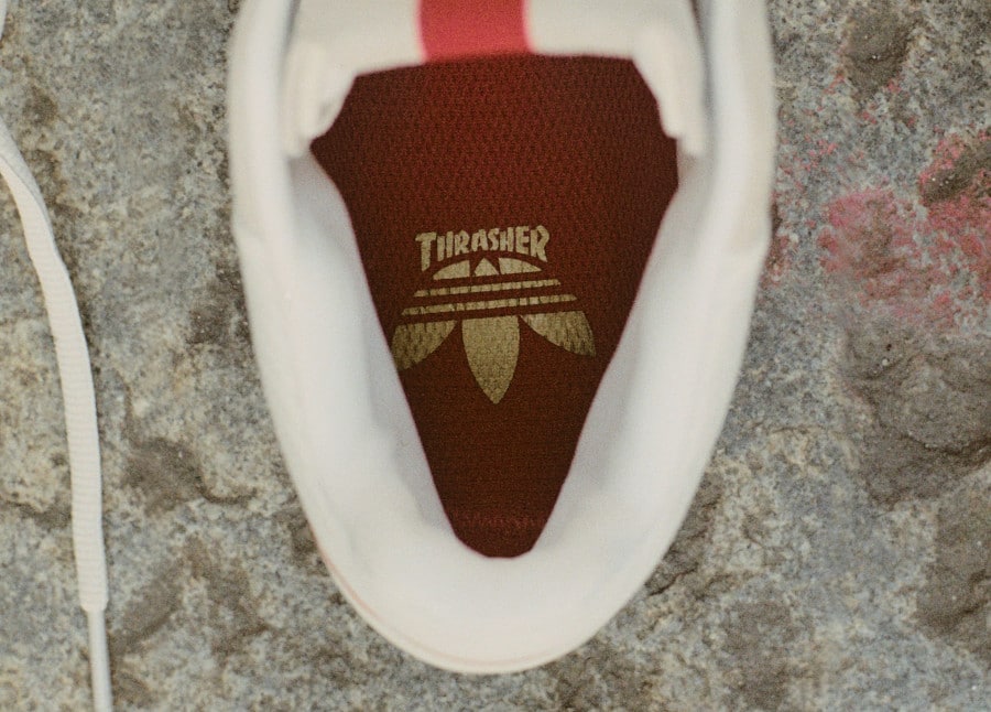 Adidas Tyshawn Jones en daim blanc cassé FY4583 (2)