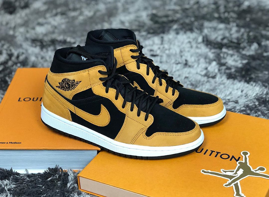 Wmns Air Jordan 1 Mid SE Desert Ochre Black DB5453-700