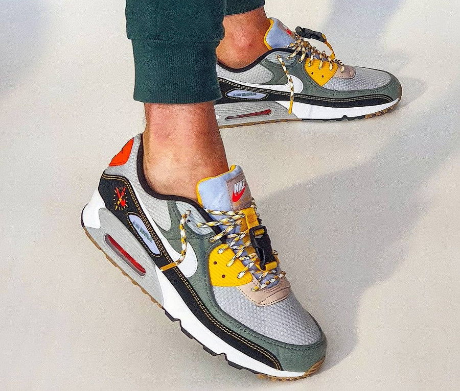 DC2525 300 que vaut la Nike AM90 Buckle Spiral Sage Compass Pack