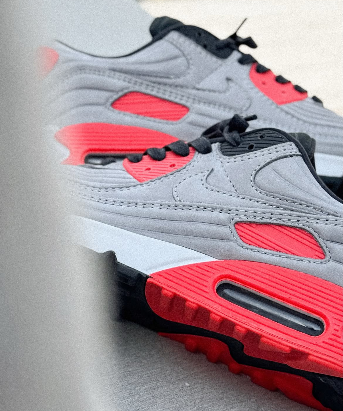 Nike Air Max 90 matelassé grise et rouge CZ7656-001 (1)