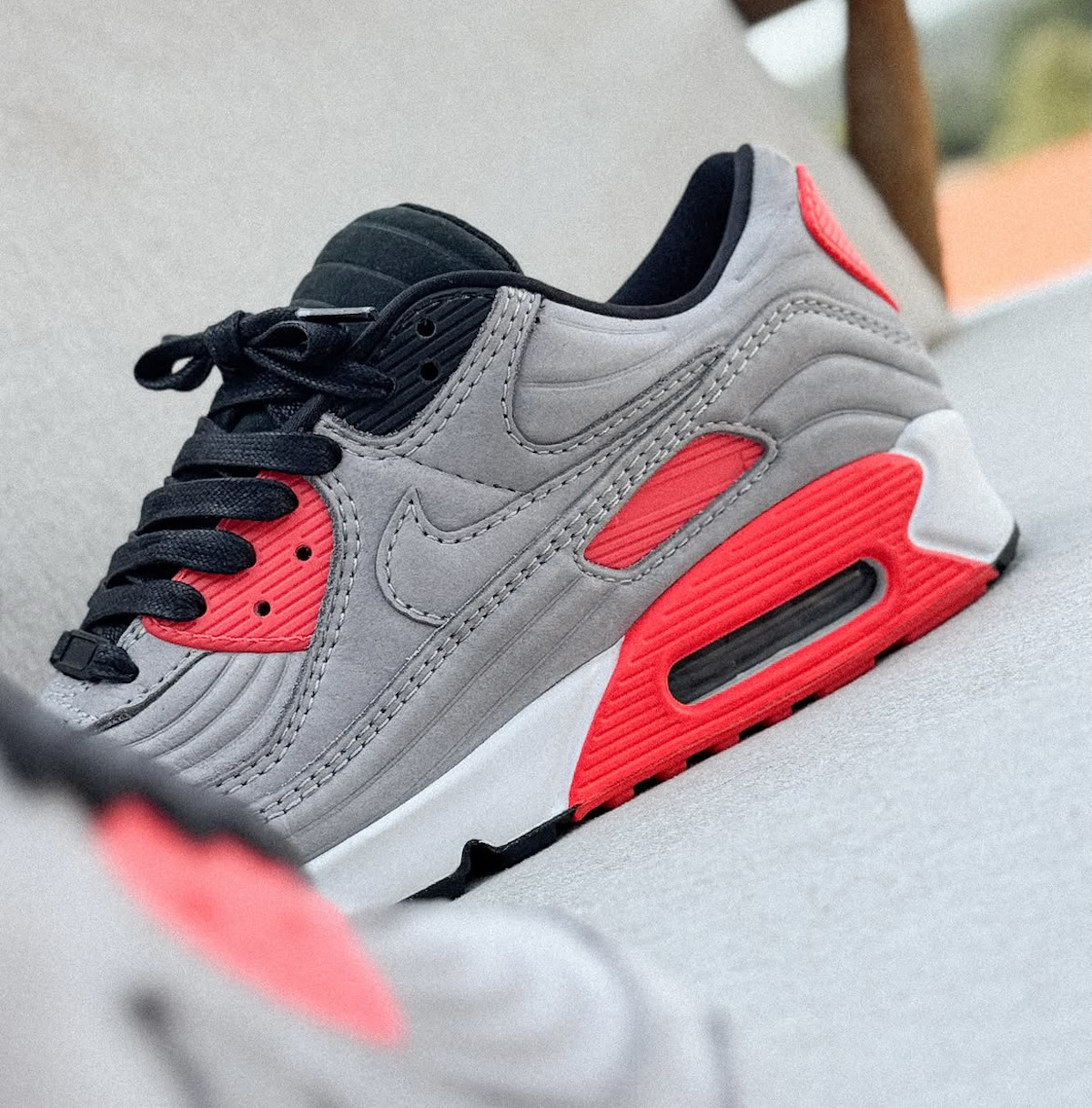 Nike Air Max 90 matelassé grise et rouge CZ7656-001 (3)