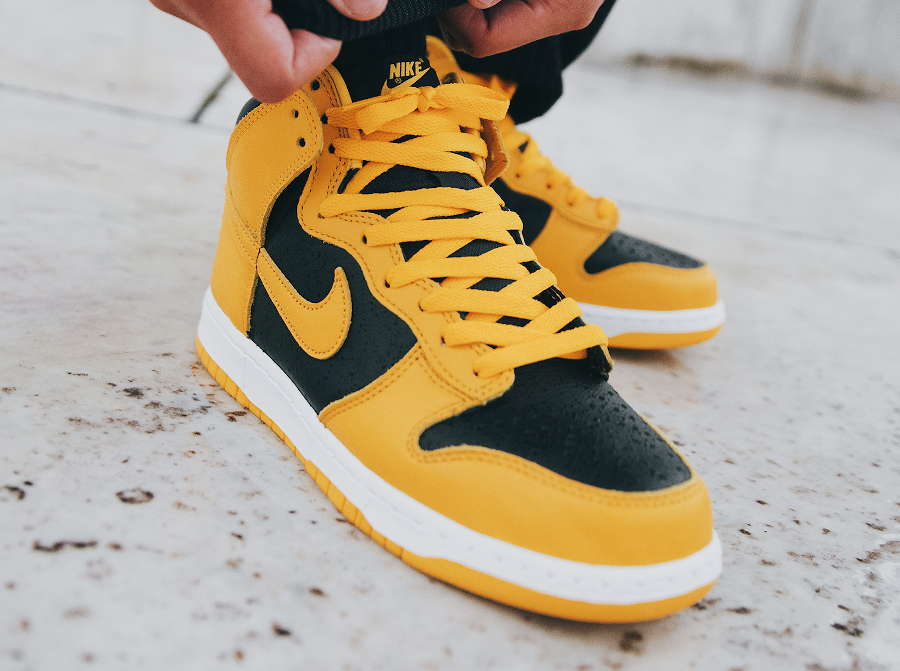 Nike Dunk High SP Goldenrod Iowa Varsity Maize CZ8149 002