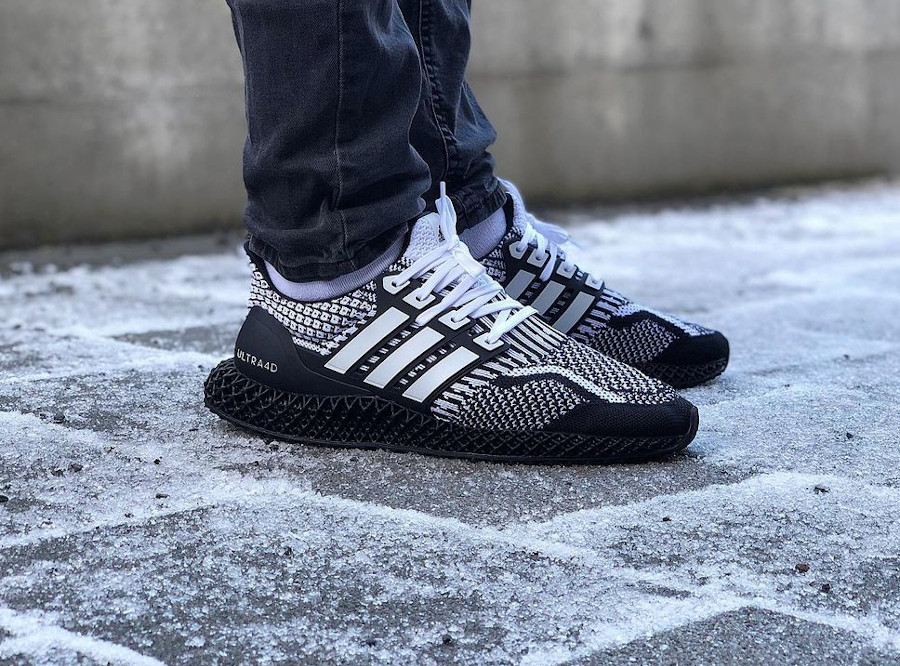 ultra boost noir et blanche TGS A.A