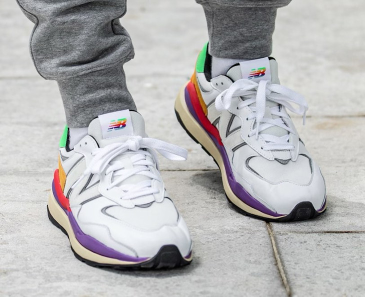 New balance multicolor homme on sale