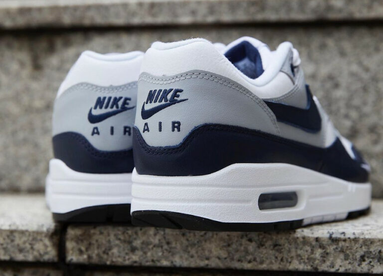 am1 wolf grey