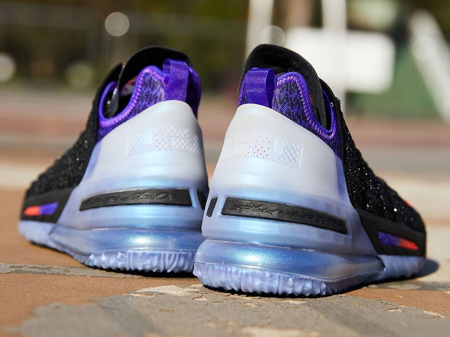 Nike Lebron XVIII KM noire et violet (3)