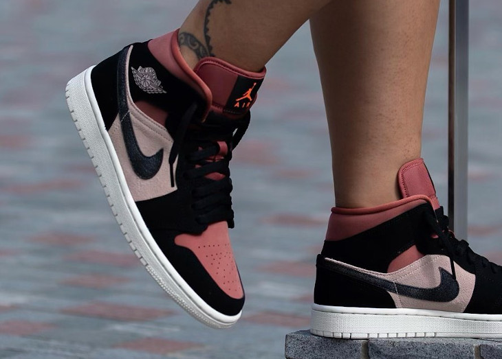 womens jordan 1 mid pink