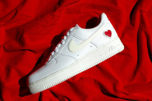 DD7117-100 : que vaut la Nike Air Force 1 AF1 Valentine's Day 2021