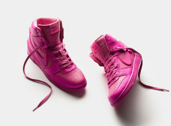 [Image: Nike-Dunk-Hi-Ambush-toute-rose-3-600x442.jpg]