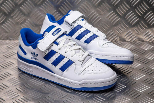 Adidas blanche bande bleue clearance