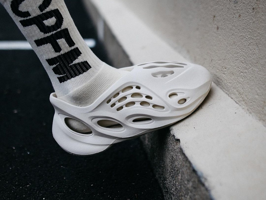 Adidas Yeezy Foam Runner beige (2)