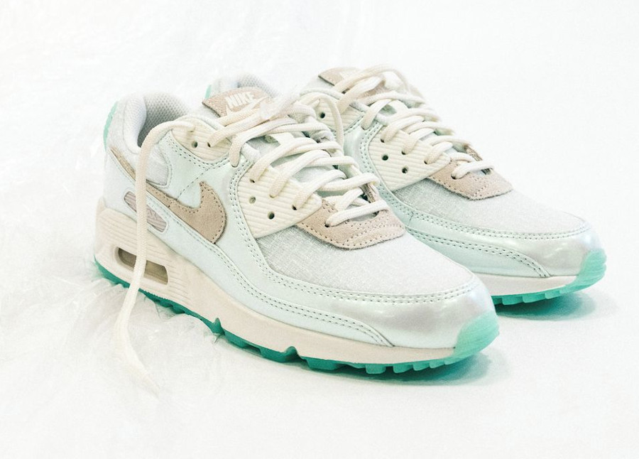 Faut il cop la Nike AM90 PRM Future is Clear Sail Green DH8074 100