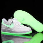 Nike Air Force One blanche vert neon qui brille dans le noir (7)