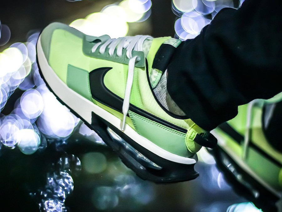 Nike Air Max Pre Day vert citron pistache on feet (3)