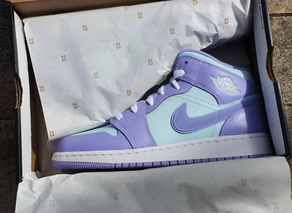 AJ1 Mid Lavande et bleu pastel 554724-500