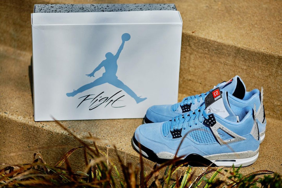 Air Jordan 4 Retro UNC University Blue CT8527-400