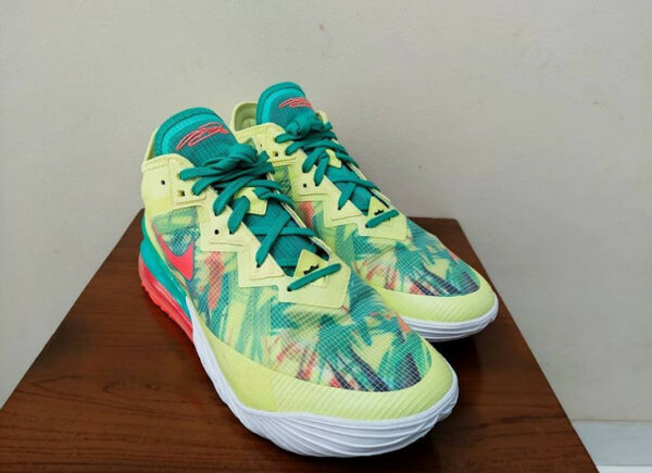 Nike Lebron 18 Low Lebronold Palmers CV7562-300