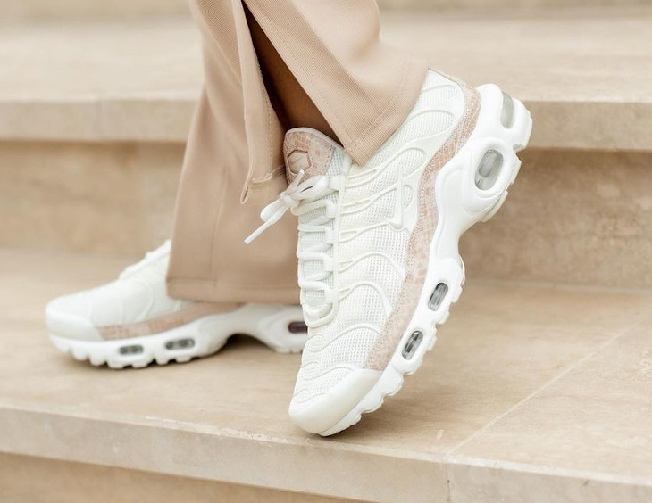 Que vaut la Nike TN Air Max Plus 'Snakeskin' Sail Beige DJ4601-100 ?