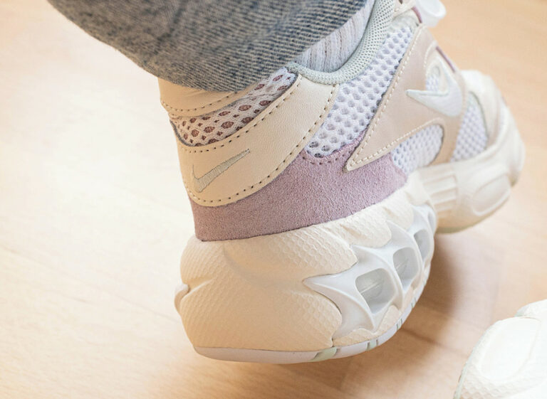 air zoom type trainers pale ivory crimson tint white