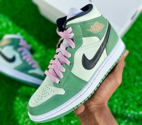Faut acheter la Air Jordan 1 Mid SE CZ0774 Dutch Green Arctic Pink