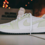 AJ1 Low OG Ghost Green Mini Swoosh DM7837-103