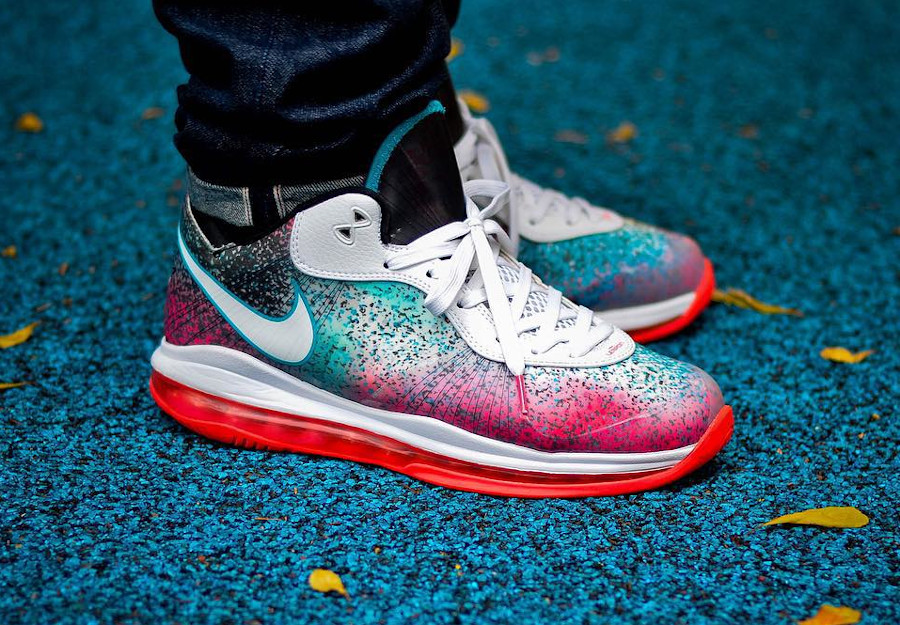 Que la Nike LeBron 8 V2 Low QS Miami Nights Flamingo 2021 ?