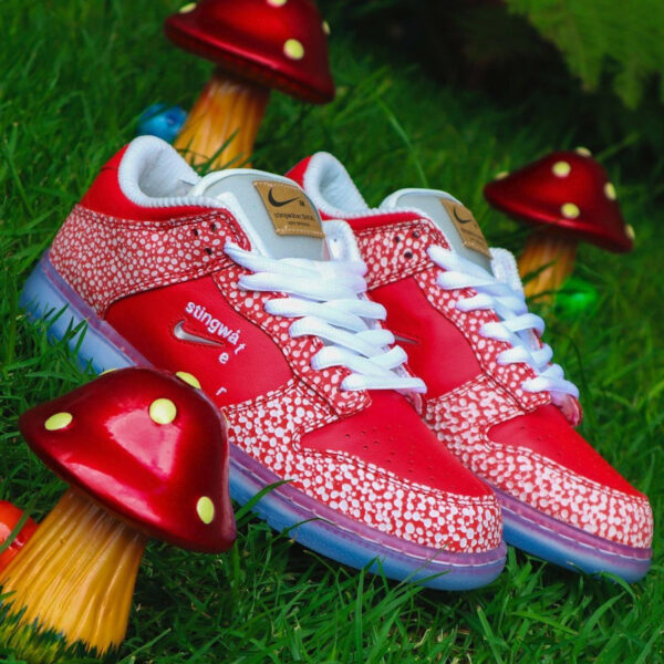mushroom dunks nike