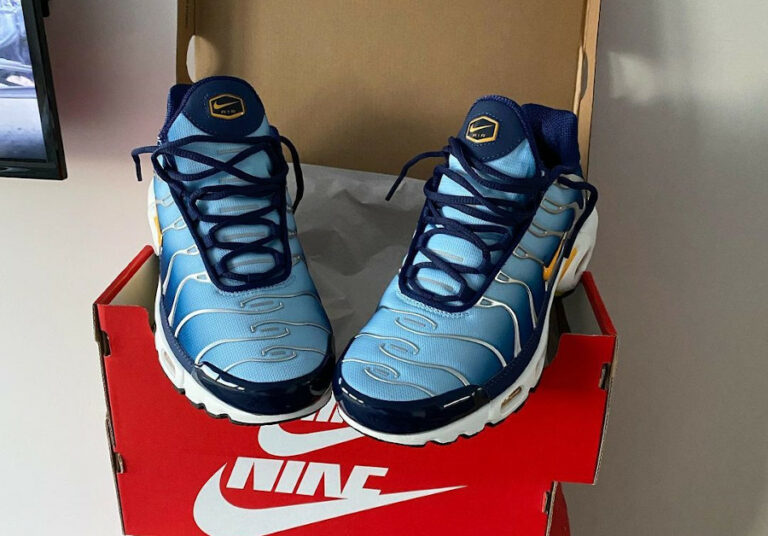 nike air max plus sky blue