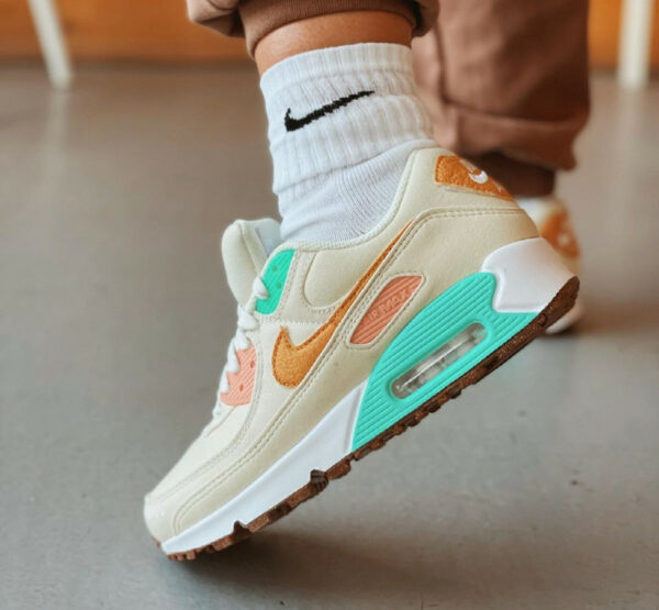 nike wmns air max 90 lx * happy pineapple *