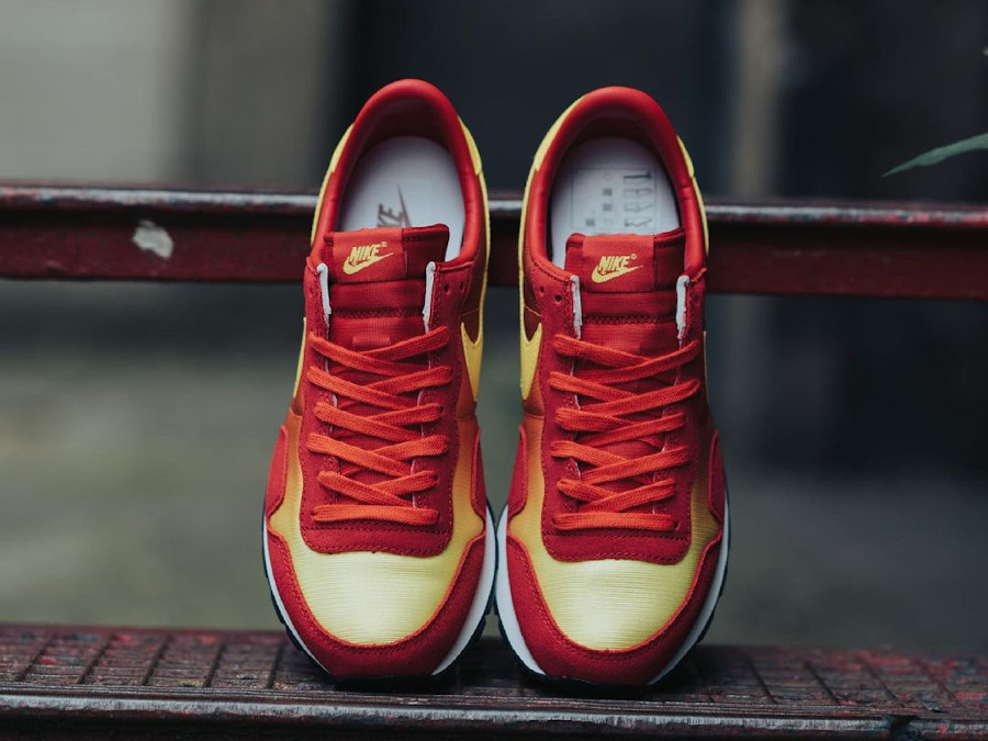 Nike Omega Flamme OG rouge orange et jaune (3)