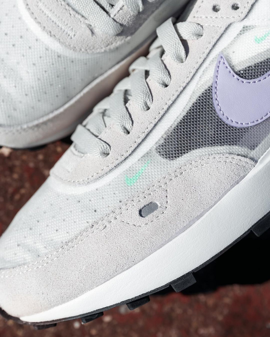 Nike Waffle One blanche grise et violette (2)