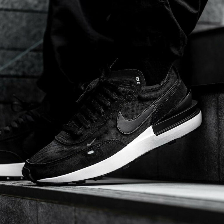 Que vaut la Nike Sacai LD Waffle One Trainer Black White DA7995001
