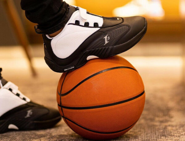 Reebok Answer IV OG noire et blanche (1)