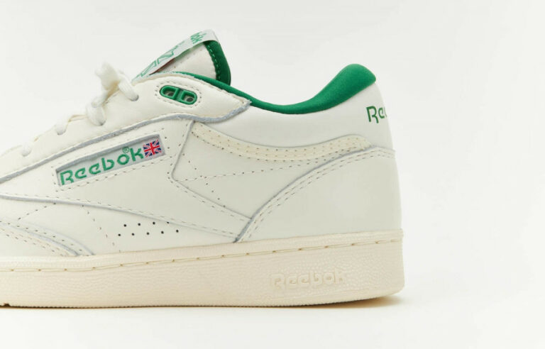 reebok club c mid ii trainers in chalk and green