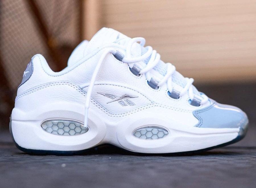 Reebok Question Low (bout en cuir brillant gris) (2)