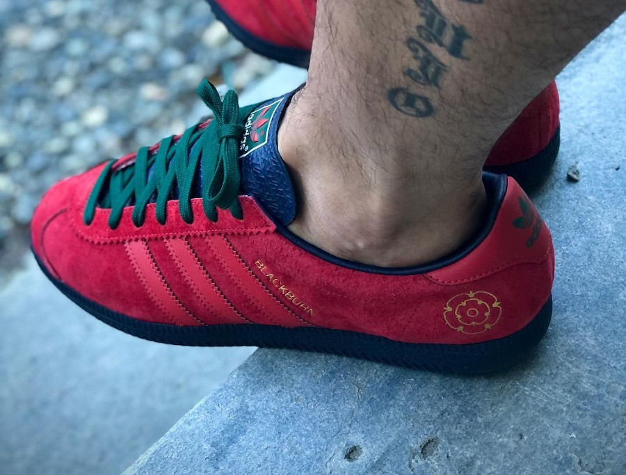 Adidas Blackburn rouge on feet (2)