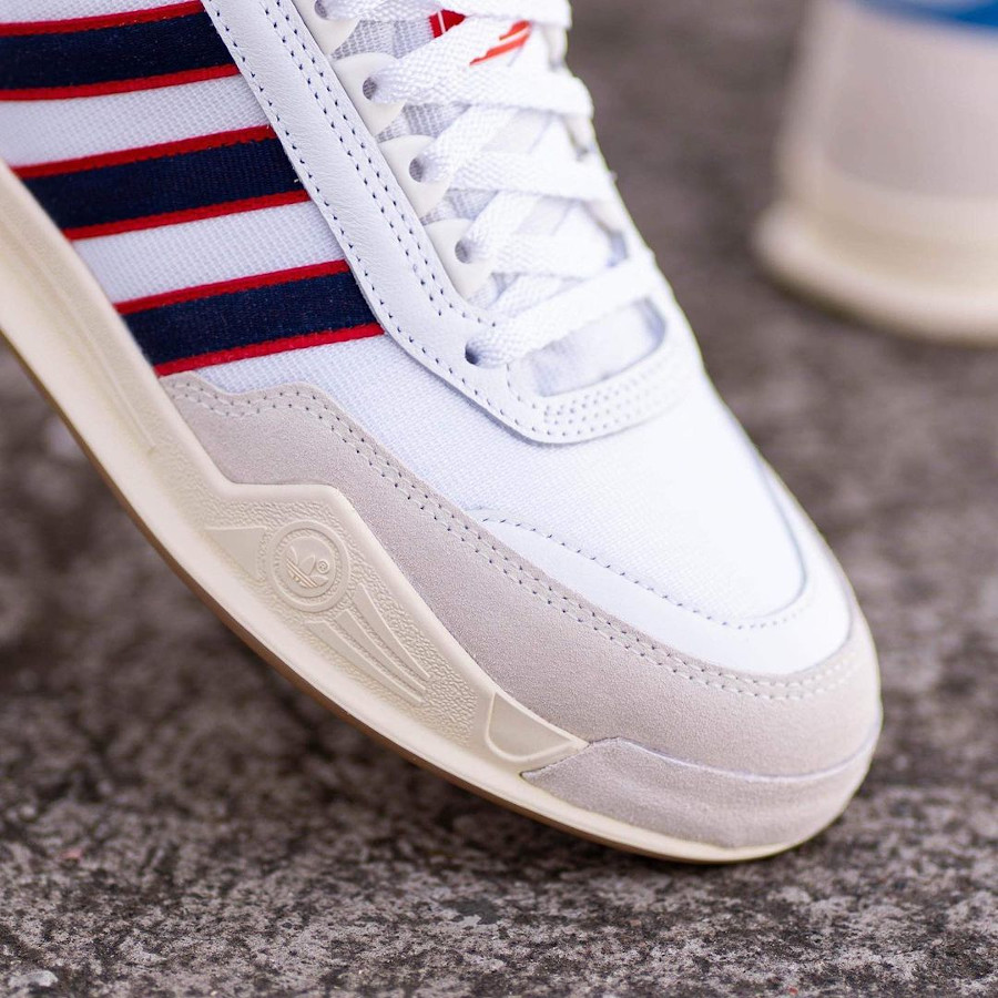 Adidas CT86 blanche bleue et rouge on feet (5)