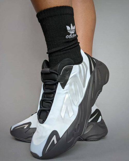 adidas yeezy boost 700 mnvn blue tint