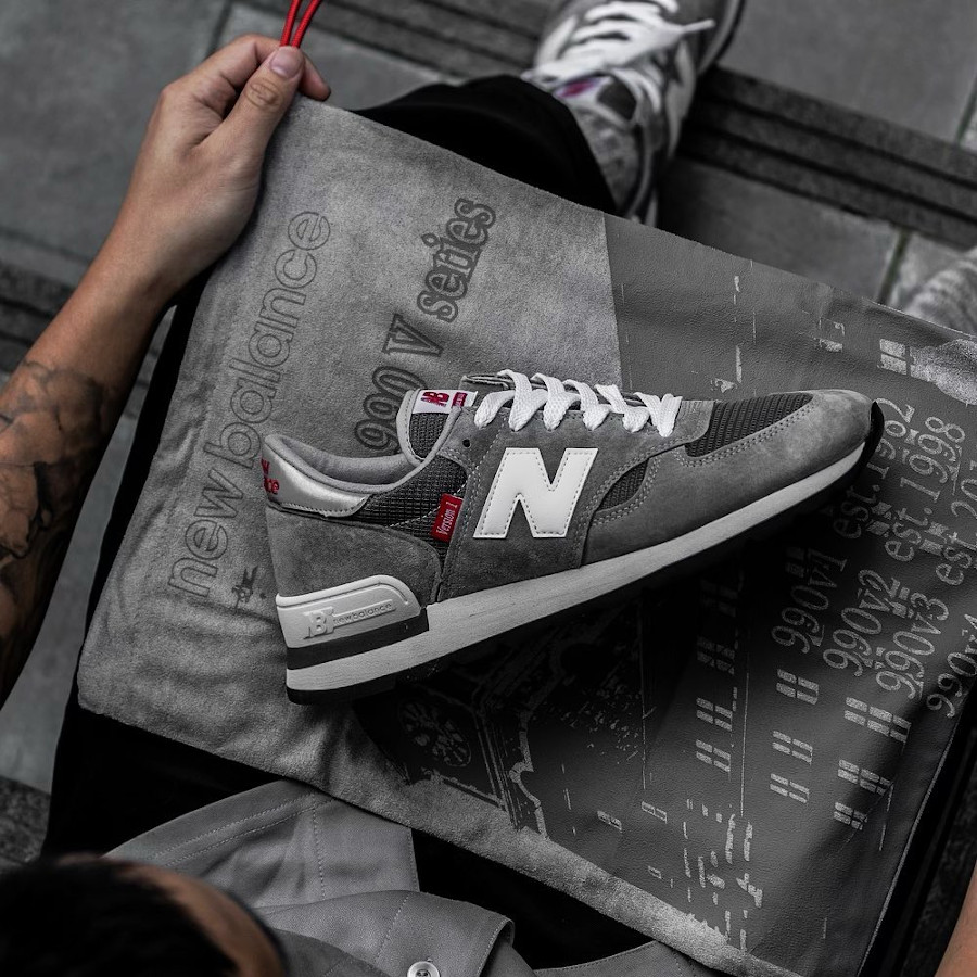 new balance 990 rouge Cinosural International School