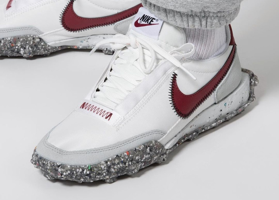 Nike Waffle Racer Crater Summit White Team Red pas cher)