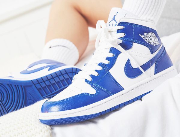 hyper royal jordan 1 foot locker