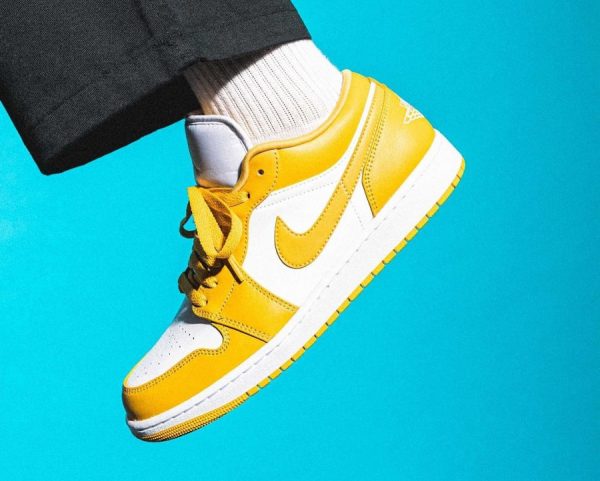 Air Jordan 1 Low Pollen on feet (2)