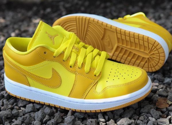 Que vaut la AJ1 Low Wmns Pollen Yellow Strike White DC0774 700