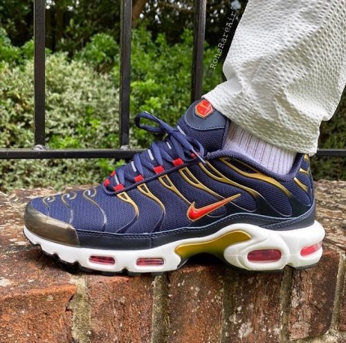 nike tn navy crimson