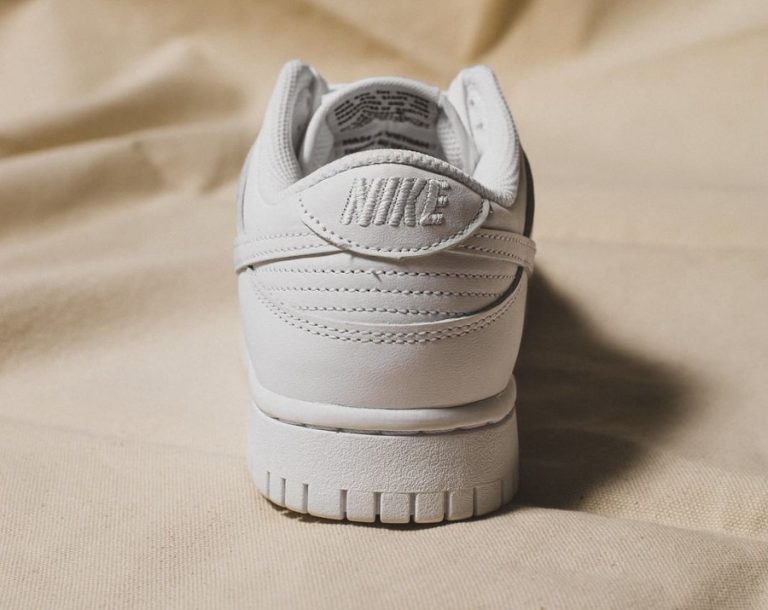 nike dunk low triple white